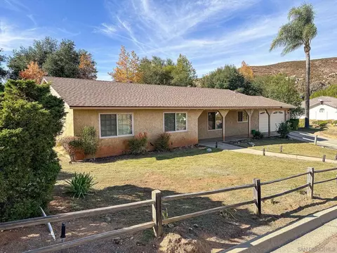 17272 St Helena Dr, Ramona, CA 92065 photo 3