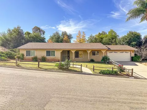 17272 St Helena Dr, Ramona, CA 92065