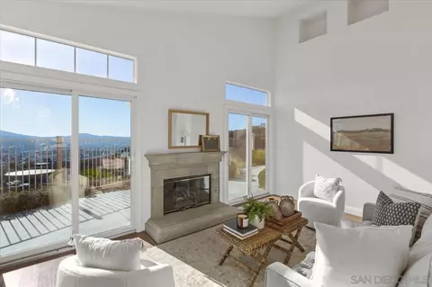 Living - 2103 View Crest Gln, Escondido, CA 92026 photo 5 of 5