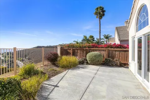 Exterior - 2103 View Crest Gln, Escondido, CA 92026 photo 4 of 9
