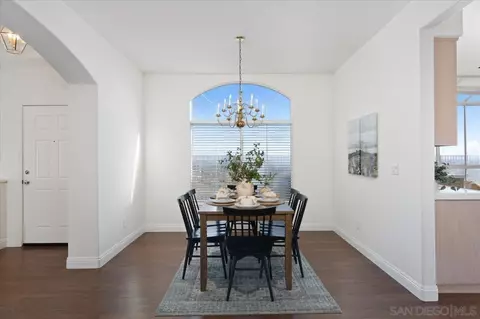 Dining - 2103 View Crest Gln, Escondido, CA 92026 photo 2 of 3