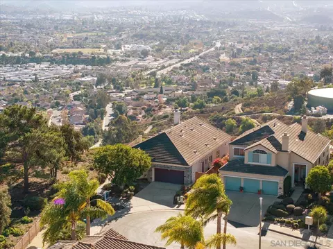 View/Area - 2103 View Crest Gln, Escondido, CA 92026 photo 1 of 14