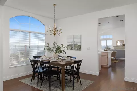 Dining - 2103 View Crest Gln, Escondido, CA 92026 photo 1 of 3