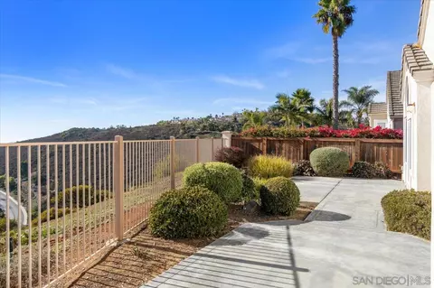 Exterior - 2103 View Crest Gln, Escondido, CA 92026 photo 3 of 9