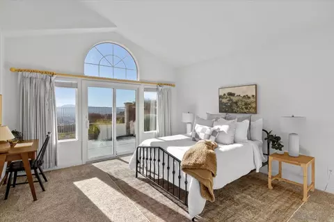 Bedroom - 2103 View Crest Gln, Escondido, CA 92026 photo 1 of 3