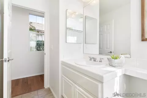 6579 Robinea Dr, Carlsbad, CA 92011 photo 21