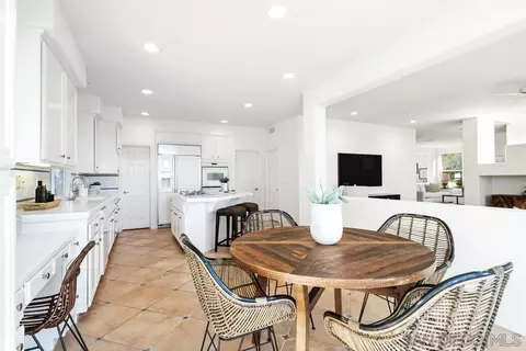 6579 Robinea Dr, Carlsbad, CA 92011 photo 16