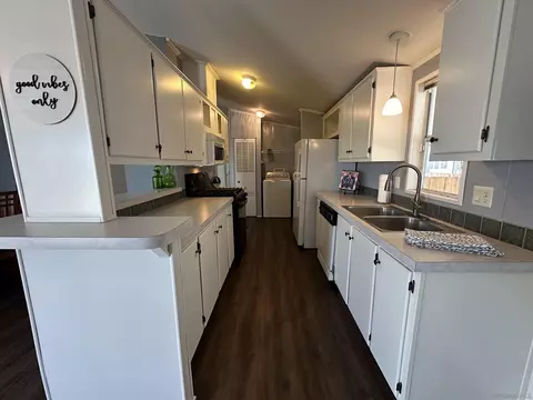 Kitchen - 1202 Borden Rd #SPC 54, Escondido, CA 92026 photo 2 of 2
