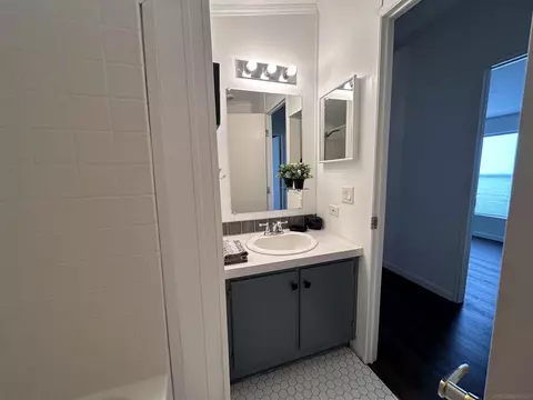 Bath - 1202 Borden Rd #SPC 54, Escondido, CA 92026 photo 1 of 1