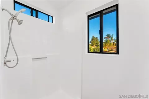 Bath - 913 Brookwood Pl, Oceanside, CA 92056 photo 2 of 4