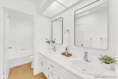 Bath - 913 Brookwood Pl, Oceanside, CA 92056 photo 4 of 4