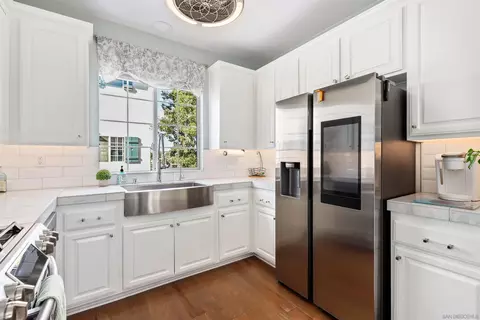 Kitchen - 3156 Via Puerta, Carlsbad, CA 92009 photo 4 of 4