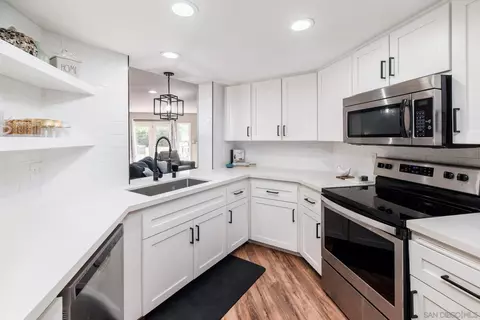 8158 Avenida Navidad #11, San Diego, CA 92122