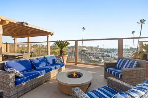 View/Area - 1200 Harbor Dr N #6D, Oceanside, CA 92054 photo 3 of 9