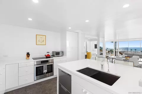 Kitchen - 1200 Harbor Dr N #6D, Oceanside, CA 92054 photo 2 of 2