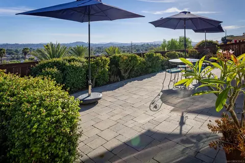 2111 Laura Dr, Escondido, CA 92027 photo 5