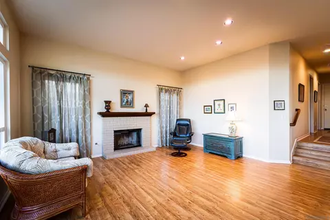 2111 Laura Dr, Escondido, CA 92027 photo 12