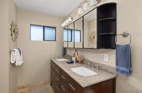 1124 Cypress Dr, Vista, CA 92084 photo 20