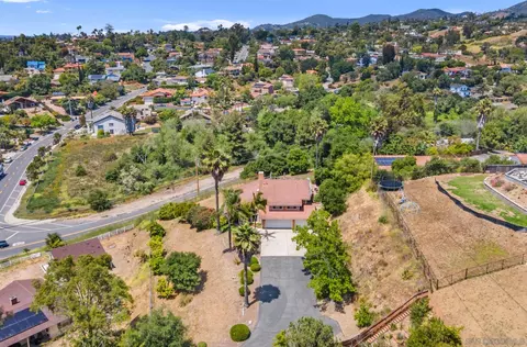 1124 Cypress Dr, Vista, CA 92084 photo 37