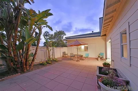 Exterior - 1401 Park Row, La Jolla, CA 92037 photo 5 of 7