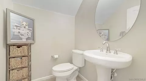 Bath - 44072 Calle Luz, Temecula, CA 92592 photo 5 of 7