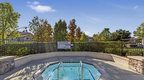 Exterior - 44072 Calle Luz, Temecula, CA 92592 photo 8 of 9