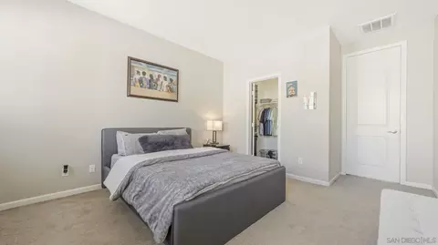 Bedroom - 44072 Calle Luz, Temecula, CA 92592 photo 5 of 9