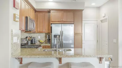 Kitchen - 44072 Calle Luz, Temecula, CA 92592 photo 1 of 5