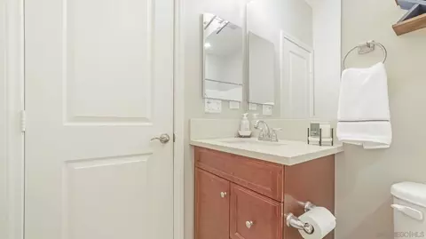 Bath - 44072 Calle Luz, Temecula, CA 92592 photo 7 of 7