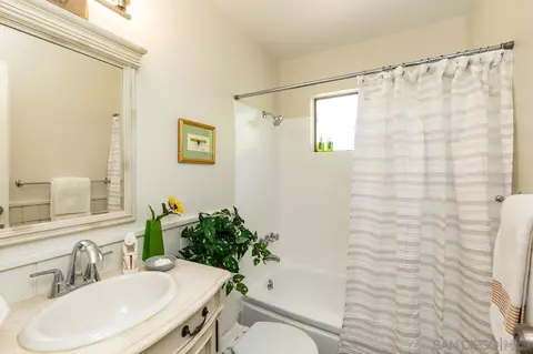 Bath - 13281 Lamplite Ln, Lakeside, CA 92040 photo 1 of 2