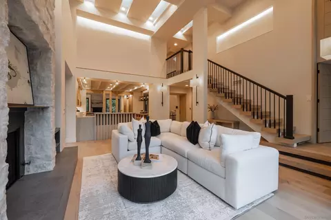 Living - 4954 Sun Valley Rd, Del Mar, CA 92014 photo 6 of 6