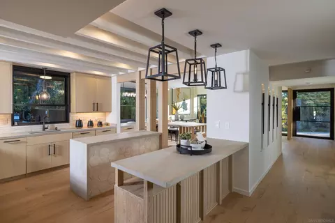 Entry Way - 4954 Sun Valley Rd, Del Mar, CA 92014 photo 1 of 2