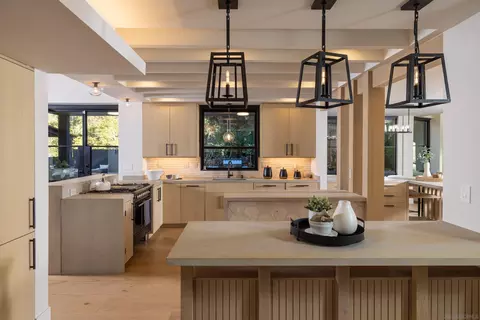 Kitchen - 4954 Sun Valley Rd, Del Mar, CA 92014 photo 2 of 2