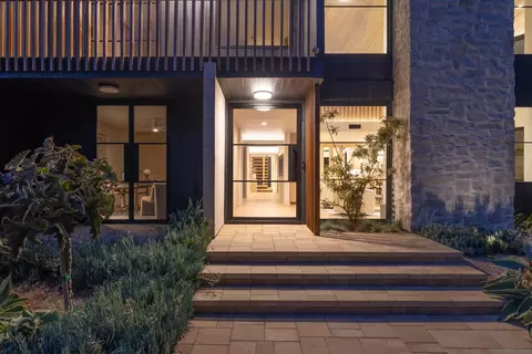 Entry Way - 4954 Sun Valley Rd, Del Mar, CA 92014 photo 2 of 2