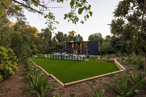 Exterior - 4954 Sun Valley Rd, Del Mar, CA 92014 photo 4 of 9