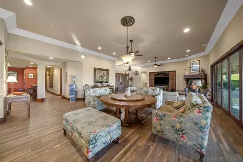 Living - 3128 Los Verdes Dr, Fallbrook, CA 92028 photo 4 of 5