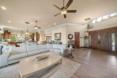 Living - 3128 Los Verdes Dr, Fallbrook, CA 92028 photo 2 of 5
