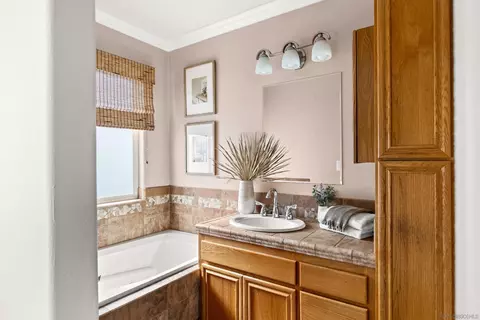 Bath - 845 Waterloo Ave, El Cajon, CA 92019 photo 1 of 4