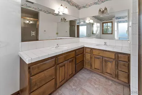 40781 Via De La Roca, Fallbrook, CA 92028 photo 18