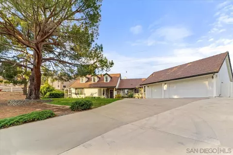 40781 Via De La Roca, Fallbrook, CA 92028