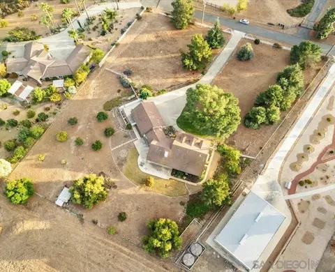 40781 Via De La Roca, Fallbrook, CA 92028 photo 5