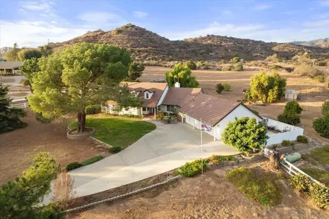 40781 Via De La Roca, Fallbrook, CA 92028 photo 4
