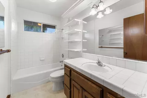 40781 Via De La Roca, Fallbrook, CA 92028 photo 26