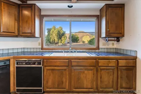 40781 Via De La Roca, Fallbrook, CA 92028 photo 9