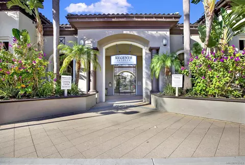 9263 Regents Rd #B202, La Jolla, CA 92037 photo 2