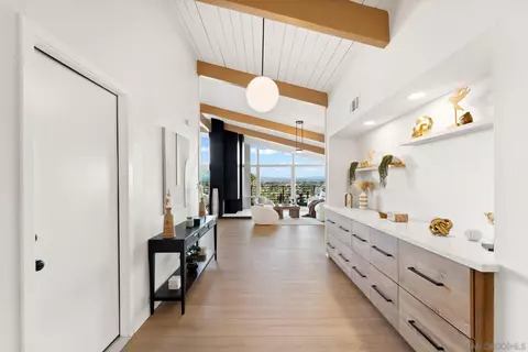 5633 Soledad Mountain Rd, San Diego, CA 92037 photo 3