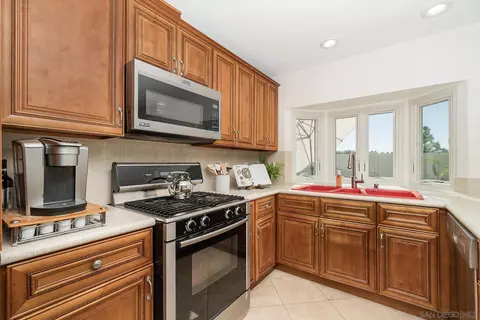 Kitchen - 12649 Avenida De Espuela, Poway, CA 92064 photo 1 of 1