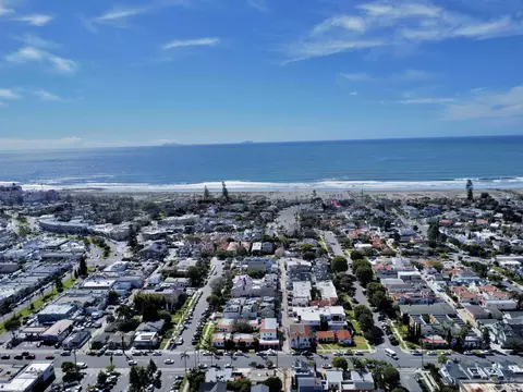 929-931 E Ave, Coronado, CA 92118 photo 11