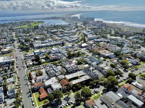 929-931 E Ave, Coronado, CA 92118 photo 7