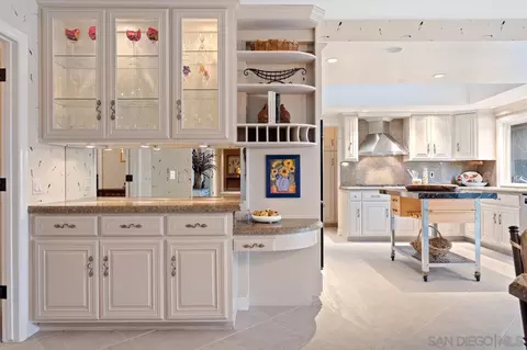 Kitchen - 1346 El Nido Dr, Fallbrook, CA 92028 photo 2 of 7